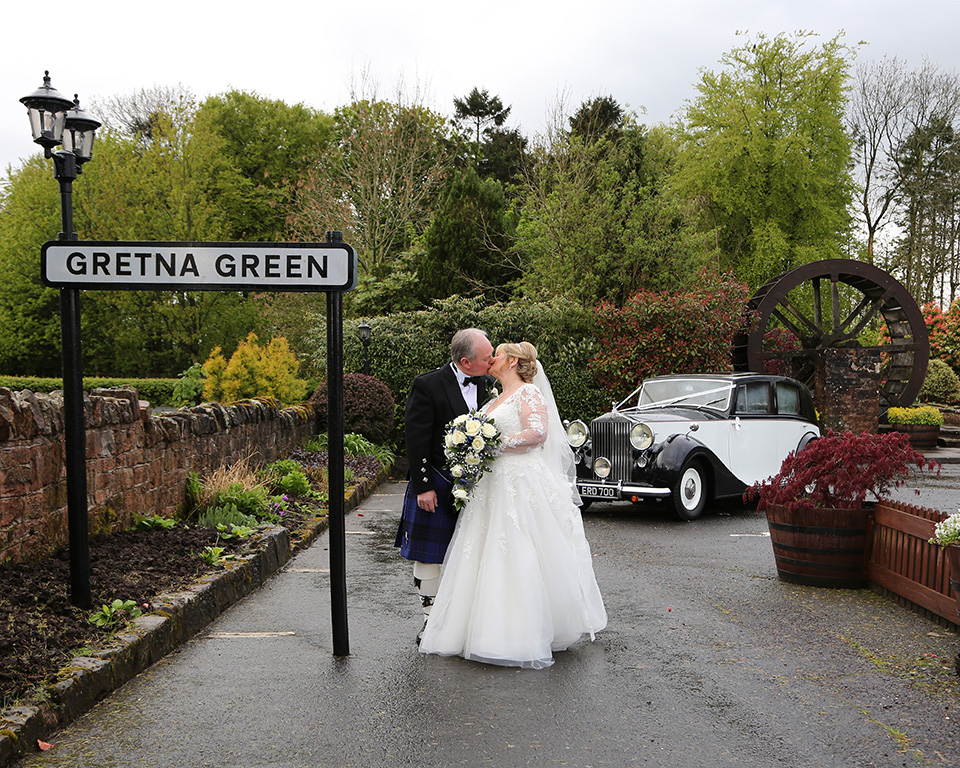 Captured By Carrie Gretna Green - Wedding Photograph Album